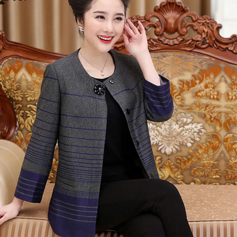 2017 Real New Middle Aged Mother Installed Jacket Loose Fat Mom Feminine Coat Leisure Large Size Female Autumn Clothing Ls166 | Женская