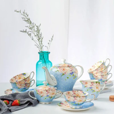 A set (15pcs) Роскошные кофейные чашки, наборы, романтические фарфоровые чашки из костяного фарфора в британском стиле, чайные чашки, вечерние чайные сервизы, свадебный подарок - Цвет: A set (15pcs)