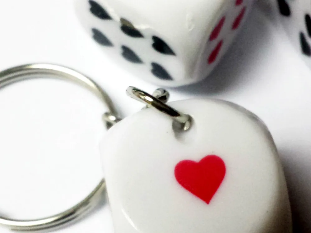 

100 Plastic Dice Pendant With Key Chain 108 Girls Boys Kids School Birthday Party Favors Game Gift Novelty Pinata Bag Filler