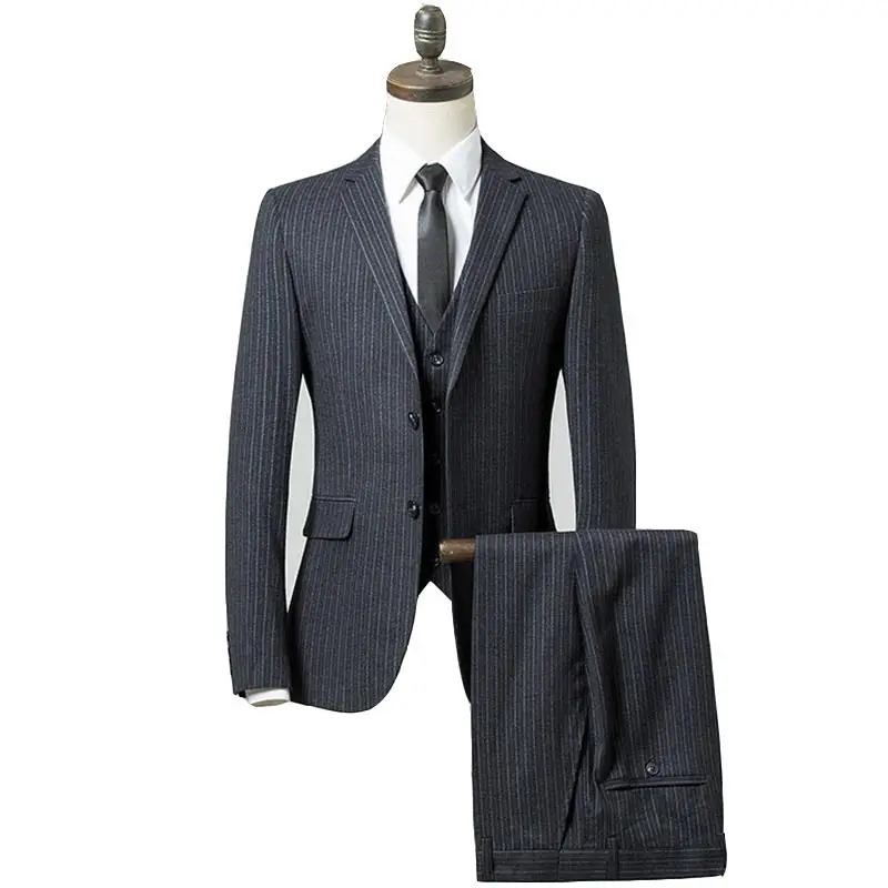 Мужской костюм в полоску строгий из трех предметов для жениха Свадебный Completo Uomo
