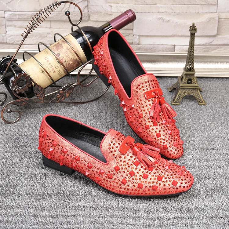 Мужская кожаная обувь на плоской подошве с заклепками Цвет Красный лоферы