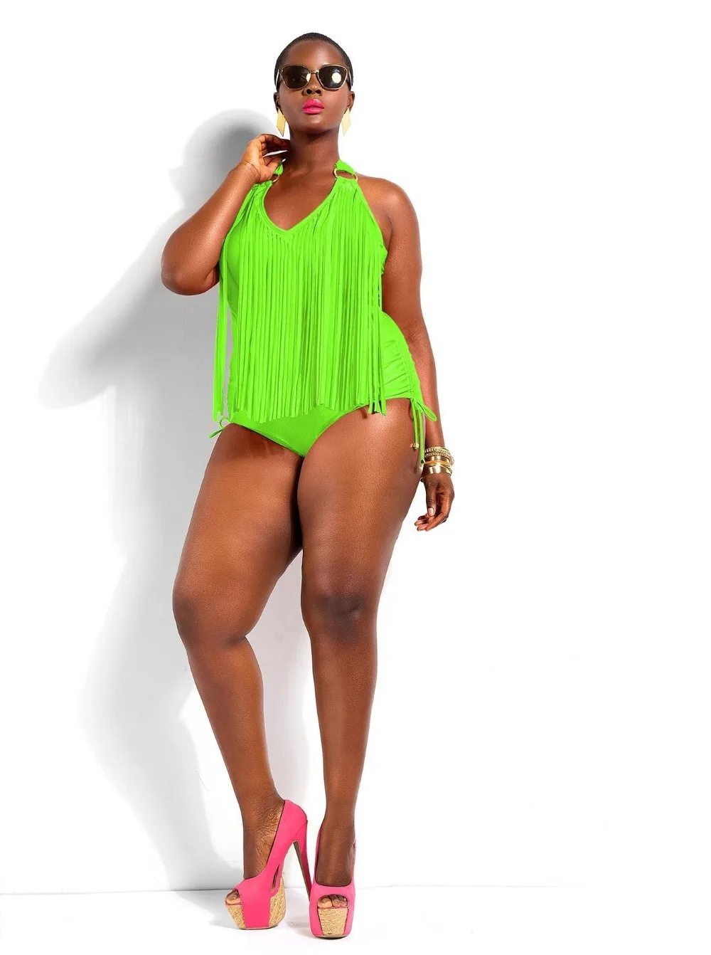 Женский купальник с пуш-апом однотонный большого размера большими кисточками и