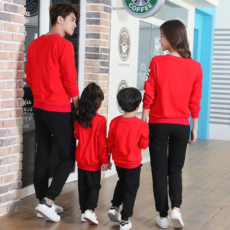 

2018 Spring Autumn Family Matching Clothing Set O Neck Cartoon Sweatshirt With Pants 2pcs Mum Daughter Long Sleeve Sports Suit