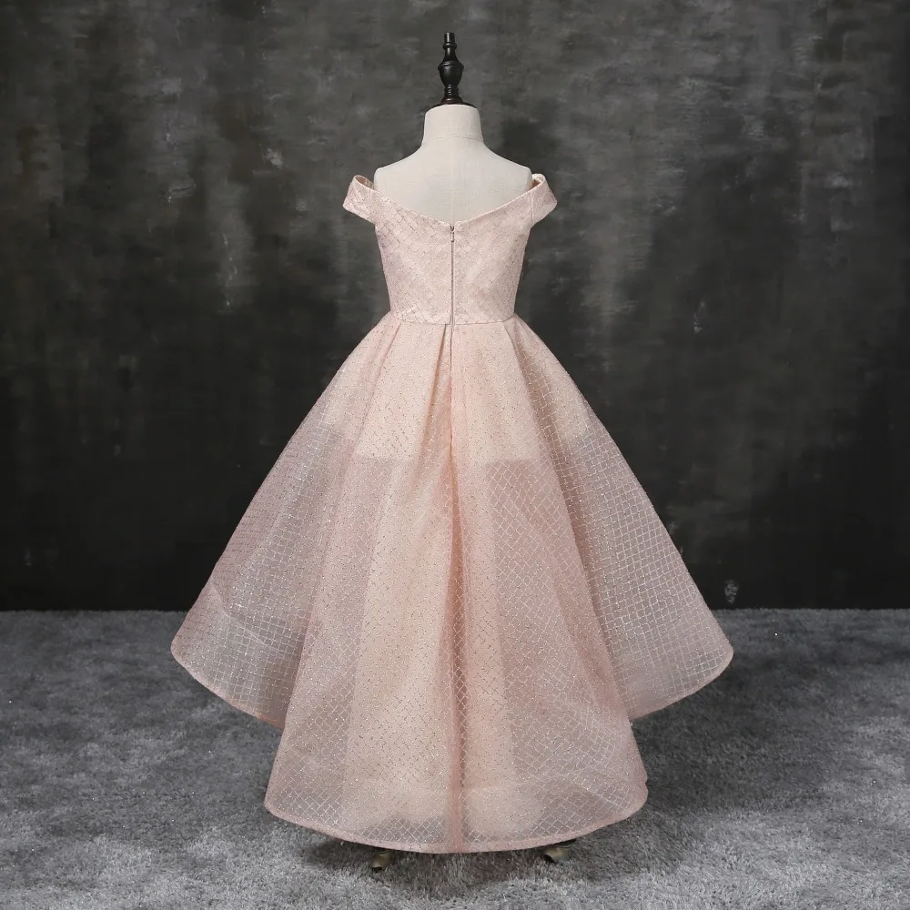 Блестящее роскошное платье CloverBridal хорошего качества с V образным вырезом и