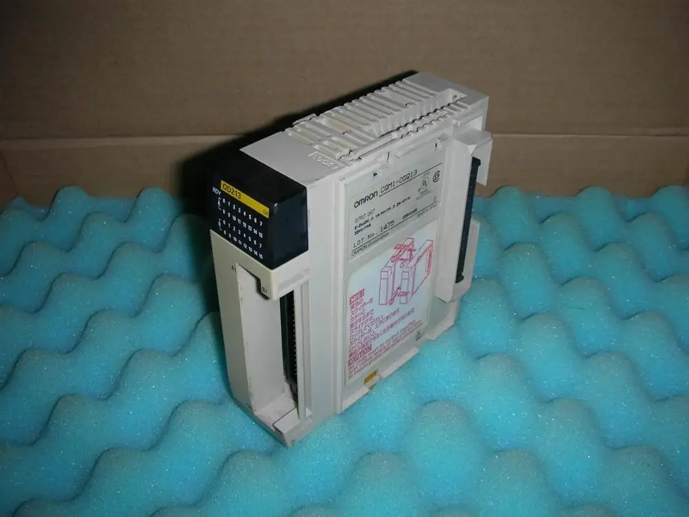 

Б/у OMRON CQM1-OD213 PLC, 1 шт.