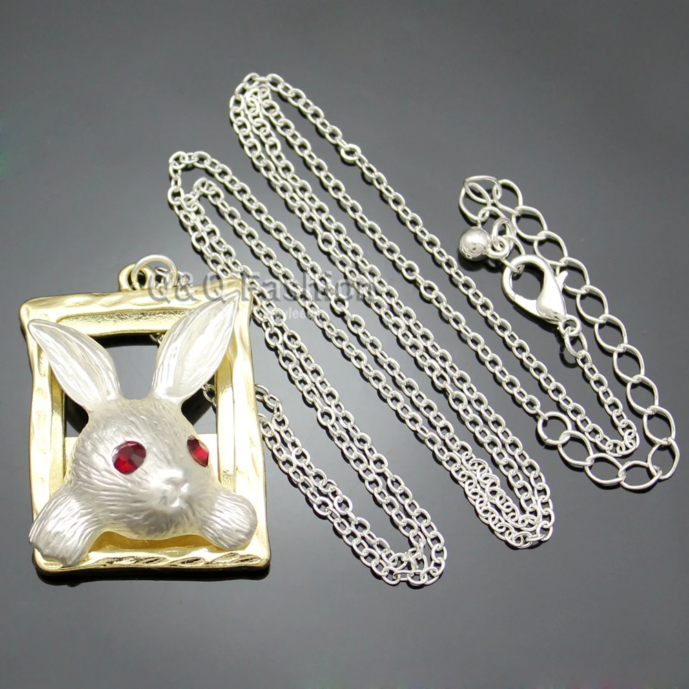 Золотая и серебряная позолоченная сказочная рамка с изображением кролика в виде