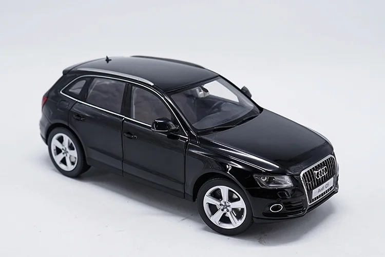1/18 2013 AUDI Q5 SUV литая под давлением Металлическая Модель автомобиля игрушки для детей Подарки оригинальная коробка коллекция игрушек