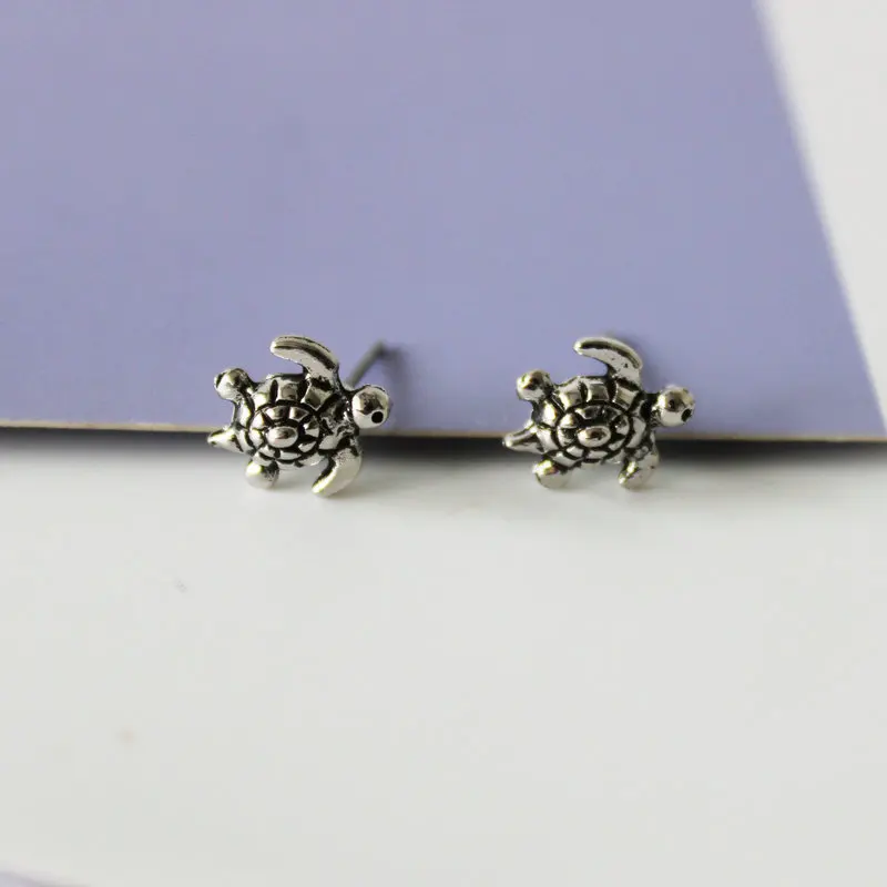 Милые серьги гвоздики в виде черепахи старинного серебряного цвета животных