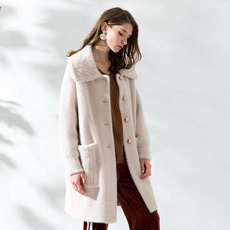 Длинное толстое трикотажное пальто с отворотом имитирующее вельветовое