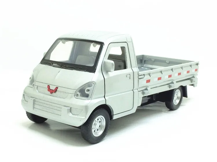 1:32 модель автомобиля из сплава с тяговым эффектом высокая имитация Liuzhou Wuling