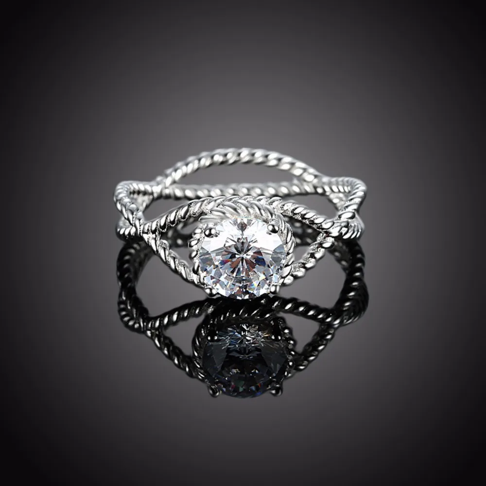 Женское кольцо из серебра с фианитом 9 мм | Украшения и аксессуары