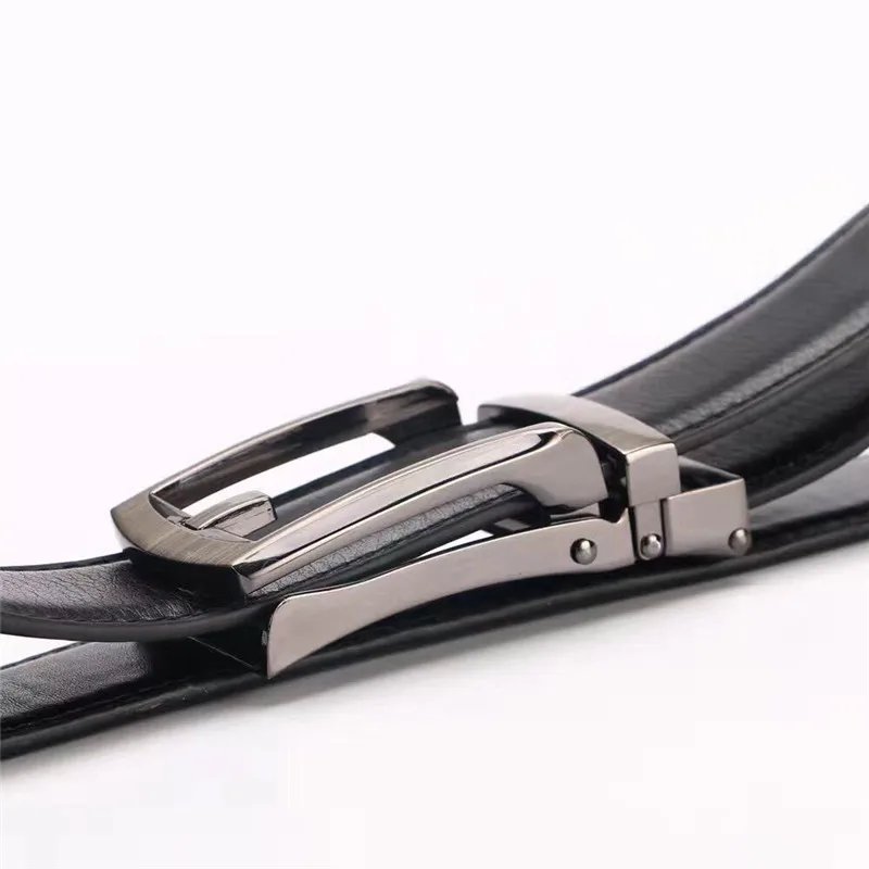 Мужской кожаный ремень от известного бренда роскошный металлический с