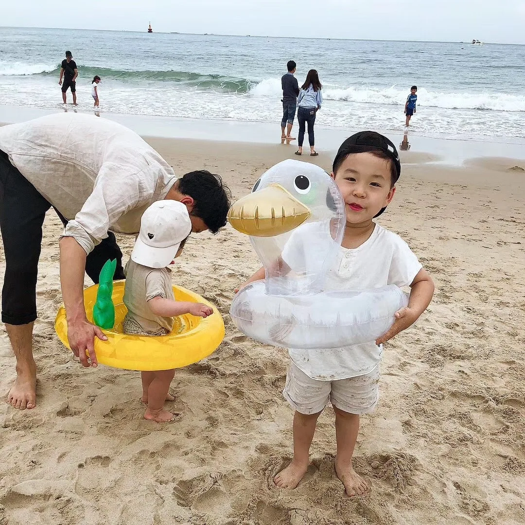 Cute Cartoon Inflatable Transparent Duck Swimming Ring Children Floating Row Chair Floating Bed Inflatable Raft Water Float Toys