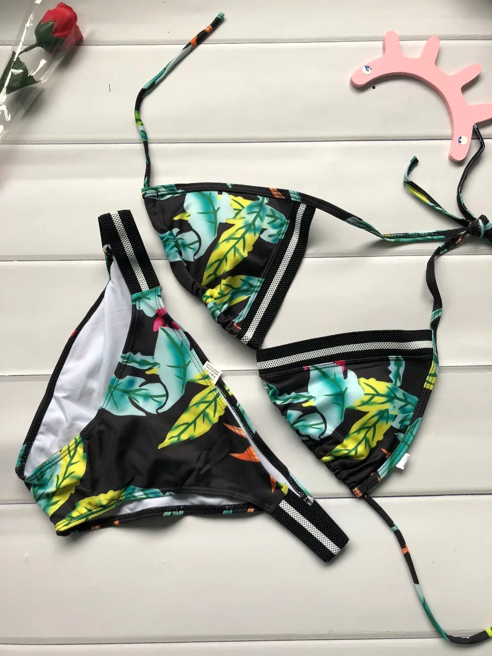 Женское бикини с зелеными листьями и регулируемыми бретелями | Женская одежда