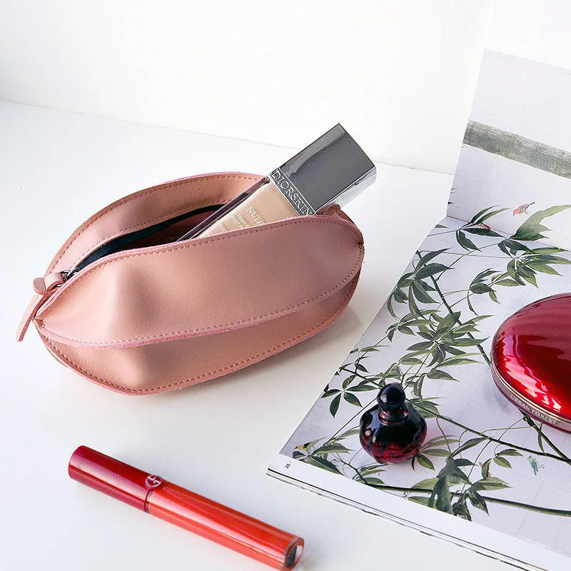 Женская дорожная косметичка в клетку на молнии для путешествий органайзер