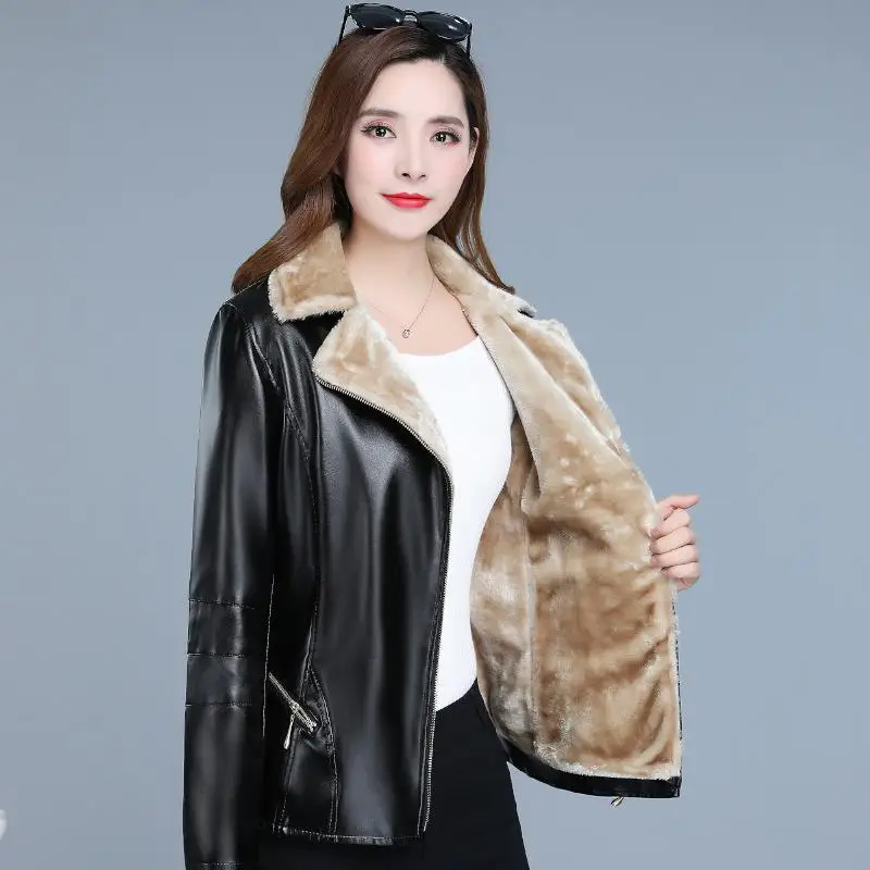 Short plus velvet leather jacket female winter Slim artificial leather jacket autumn warm doudoune femme hiver Plus size