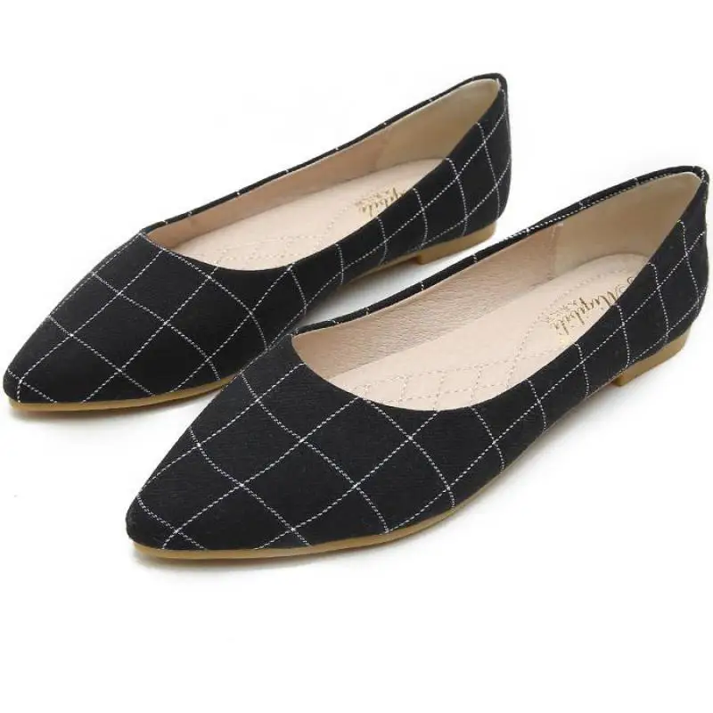 Туфли женские на плоской подошве дышащие лоферы заостренный носок без застежки