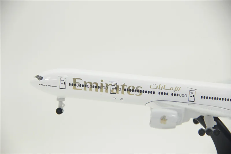 19 см 1:400 Боинг B777-300 модель Эмирейтс авиалиний с пластиковым основанием сплав самолет коллекционный дисплей статическая модель