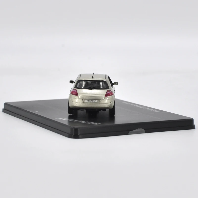 Металлическая Модель автомобиля с высокой тщательностью 1:43 Megane 2006 Женский