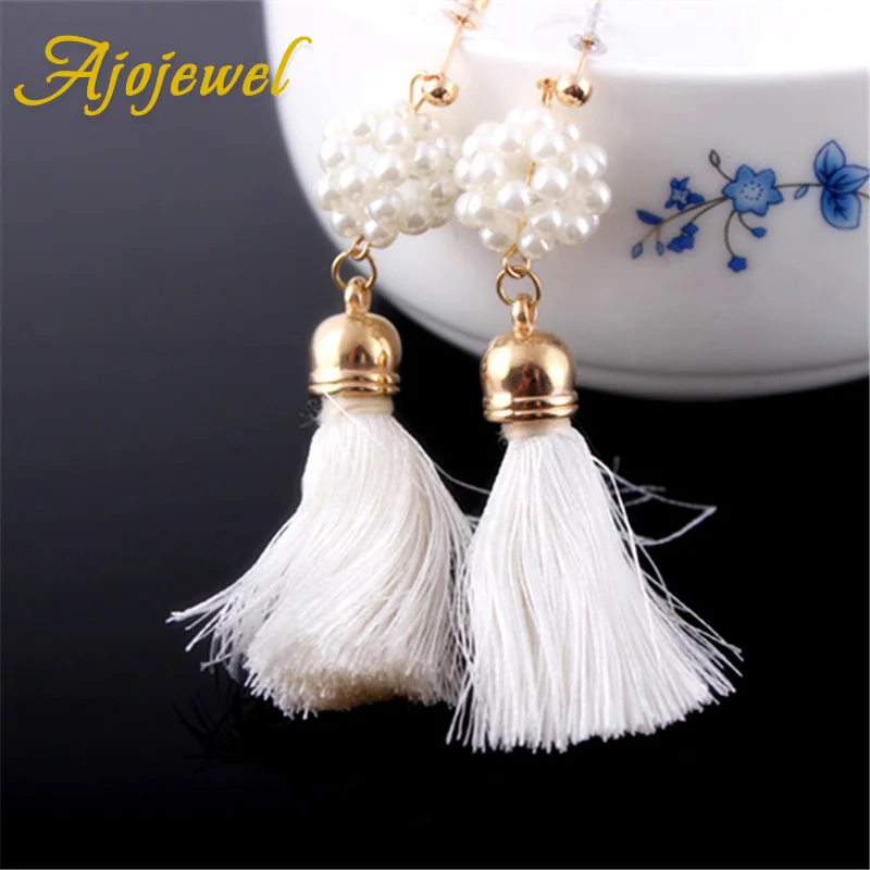 Женские круглые серьги Ajojewel белые с искусственным жемчугом длинные кисточками