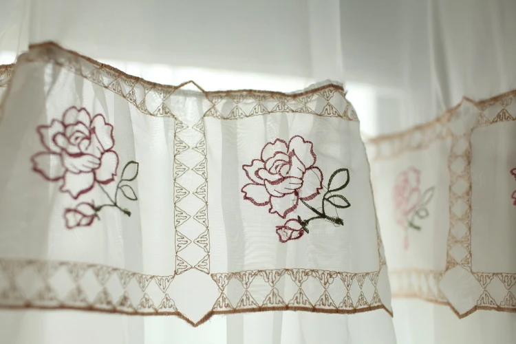 Korean style white &quotrose dream&quot double yarn living room curtain Country princess french window voile | Дом и сад