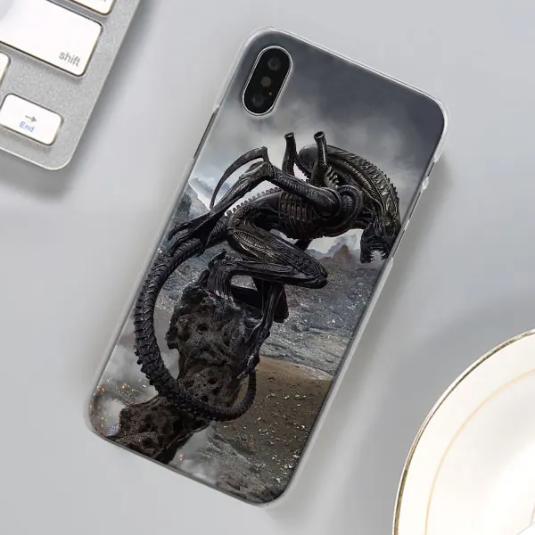 02 Alien vs Predator Phone Case for Apple iPhone X XR 7 8 Plus 6 6s Plus XS MAX SE 11 Pro Max Phone Case Coque - Цвет: 02