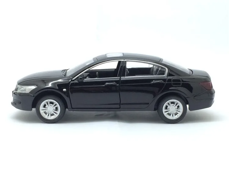 1:32 Масштаб Honda Accord литая под давлением модель игрушечной машины с оттягивающим звуковым светом для детского подарка коллекция