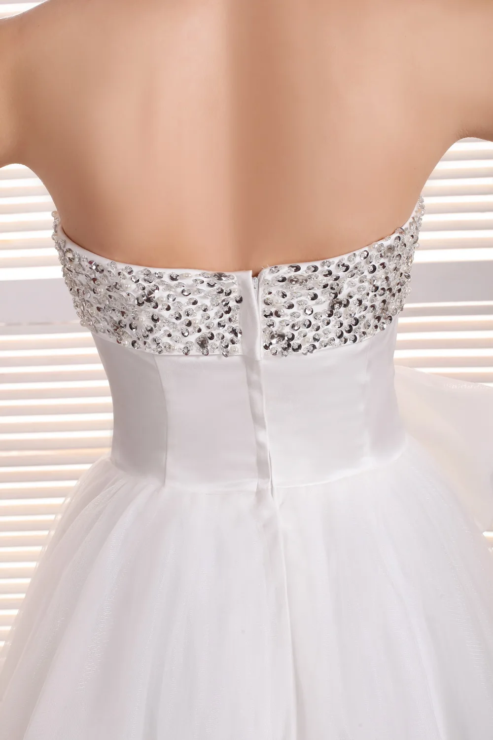 Удивительный новый 2018 торжественные платья без бретелек рукавов суд Поезд из