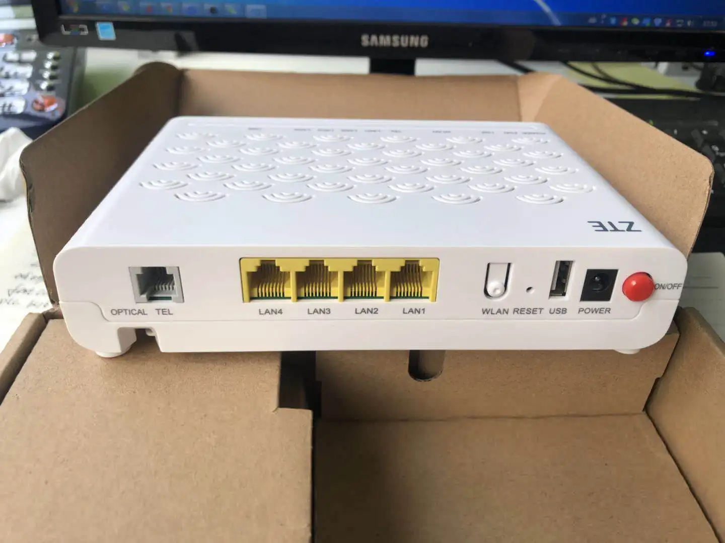 100% оригинальный новый ZTE F660 V6.0 GPON ONU с 1GE + 3FE 1 емкостью WIFI английская