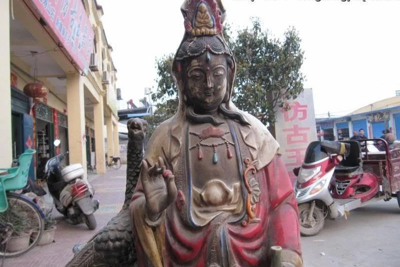 Фото Китайский Старый Фарфор WUCAI peafowl Bodhisattva GuanYin Kwan-Yin статуя Будды Дом и сад Китайский Старый Фарфор WUCAI peafowl Bodhisattva GuanYin Kwan-Yin статуя Будды Дом и сад
