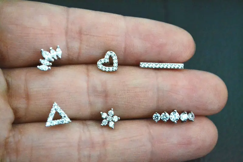 Lot50pcs ювелирные изделия для тела-блеск CZ серьги шпильки/Серьга Спираль БАР Серьга для верхней части уха тела пирсинг для пупка Диат серьги 16 г Сердце цветок