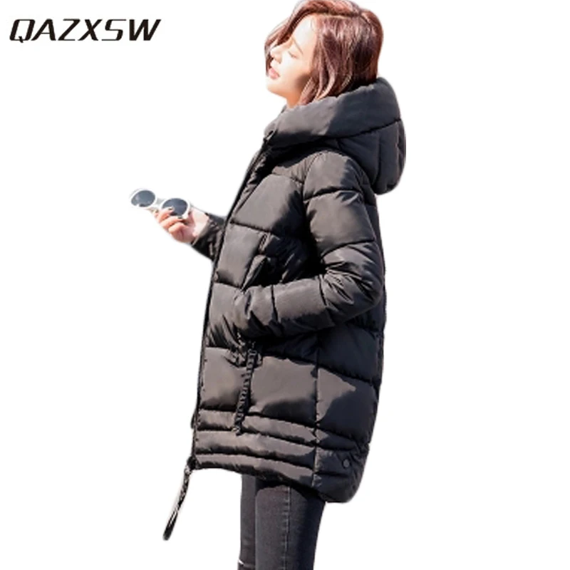 Фото QAZXSW 2017 New Winter Cotton Coats Women Hooded Jacket Thick Parkas Preppy Style Padded Jaqueta Feminina HB323 Женская одежда QAZXSW 2017 New Winter Cotton Coats Women Hooded Jacket Thick Parkas Preppy Style Padded Jaqueta Feminina HB323 Женская одежда