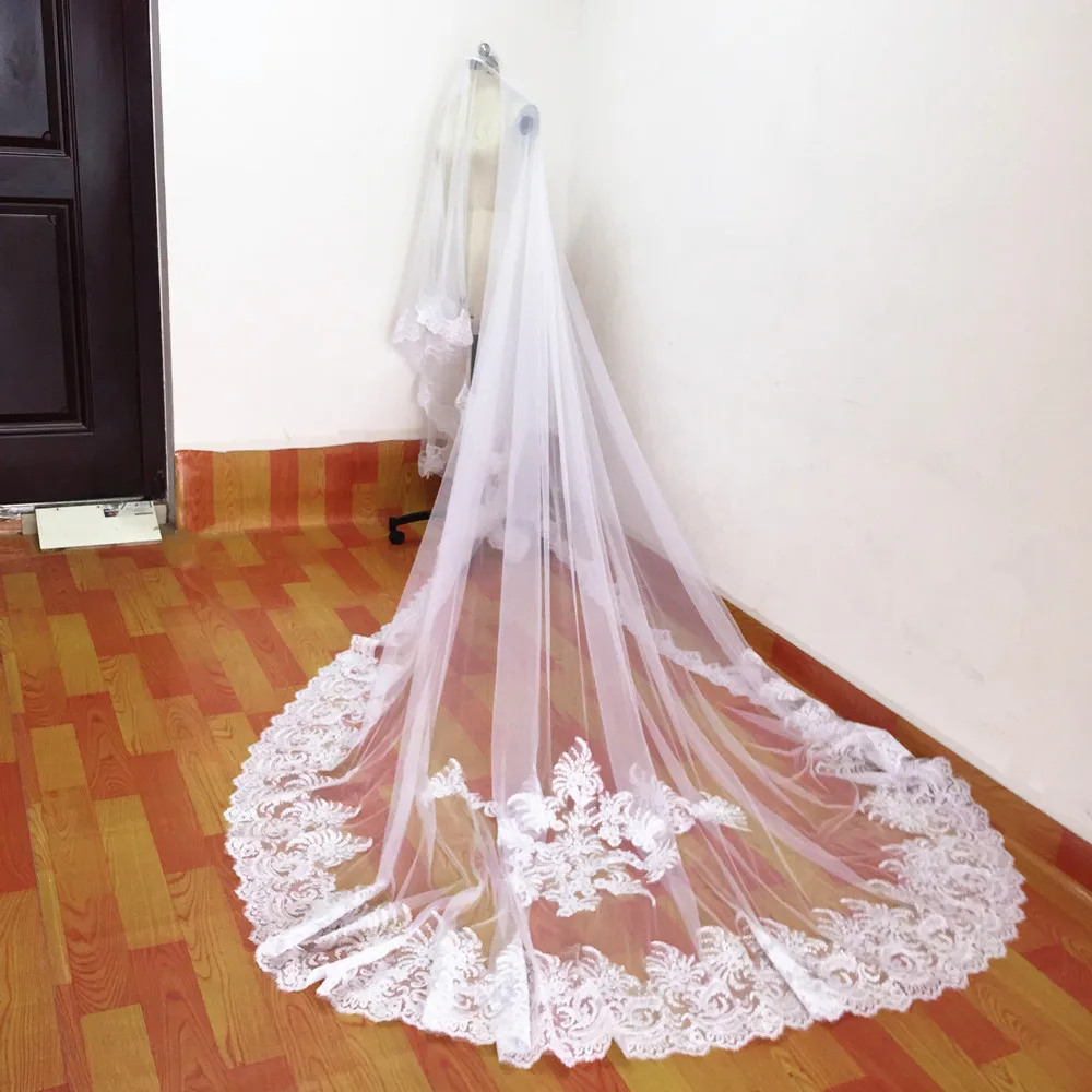 

Long Bridal Veil 4 Meter Long White /Ivory 2 Layer Beautiful Royal Length Luxury Lace Wedding Veil With Comb Marriage Veil 2020