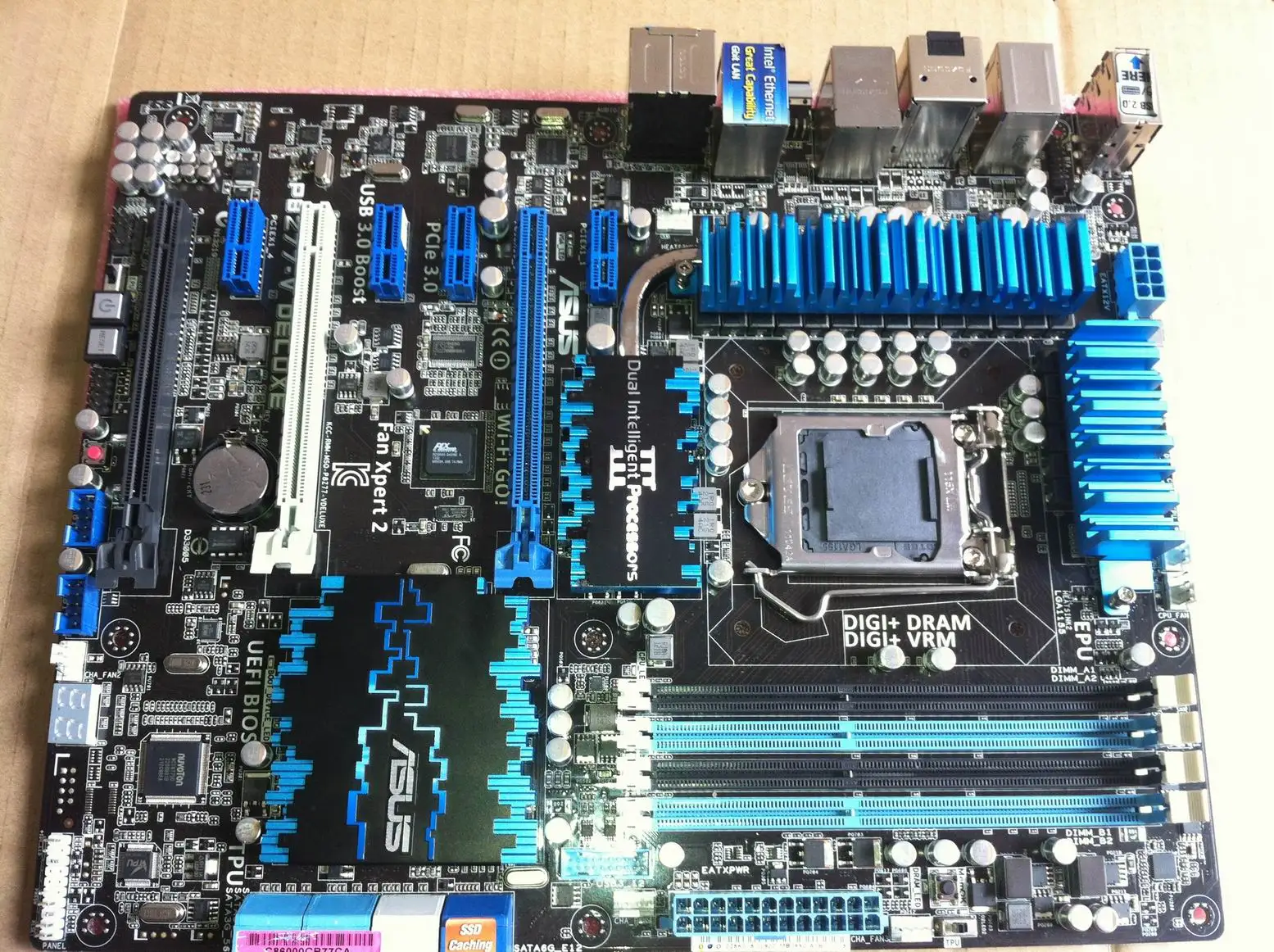 P8Z77-V DELUXE Z77 Роскошная большая плата 1155-pin USB3.0 б/у 95% Новинка
