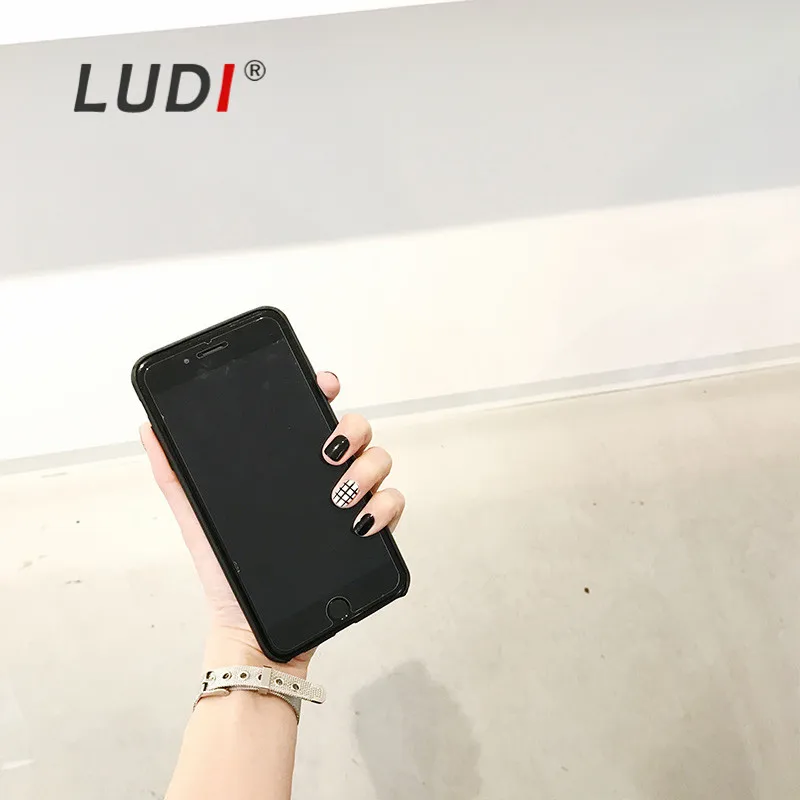 

LUDI Luxury Leather 3D Metal Diamond Bee Case for iPhone X/6/7/8 Case Soft PU Capa For iPhone XR/XS/MAX 8plus 7plus Peal Studed
