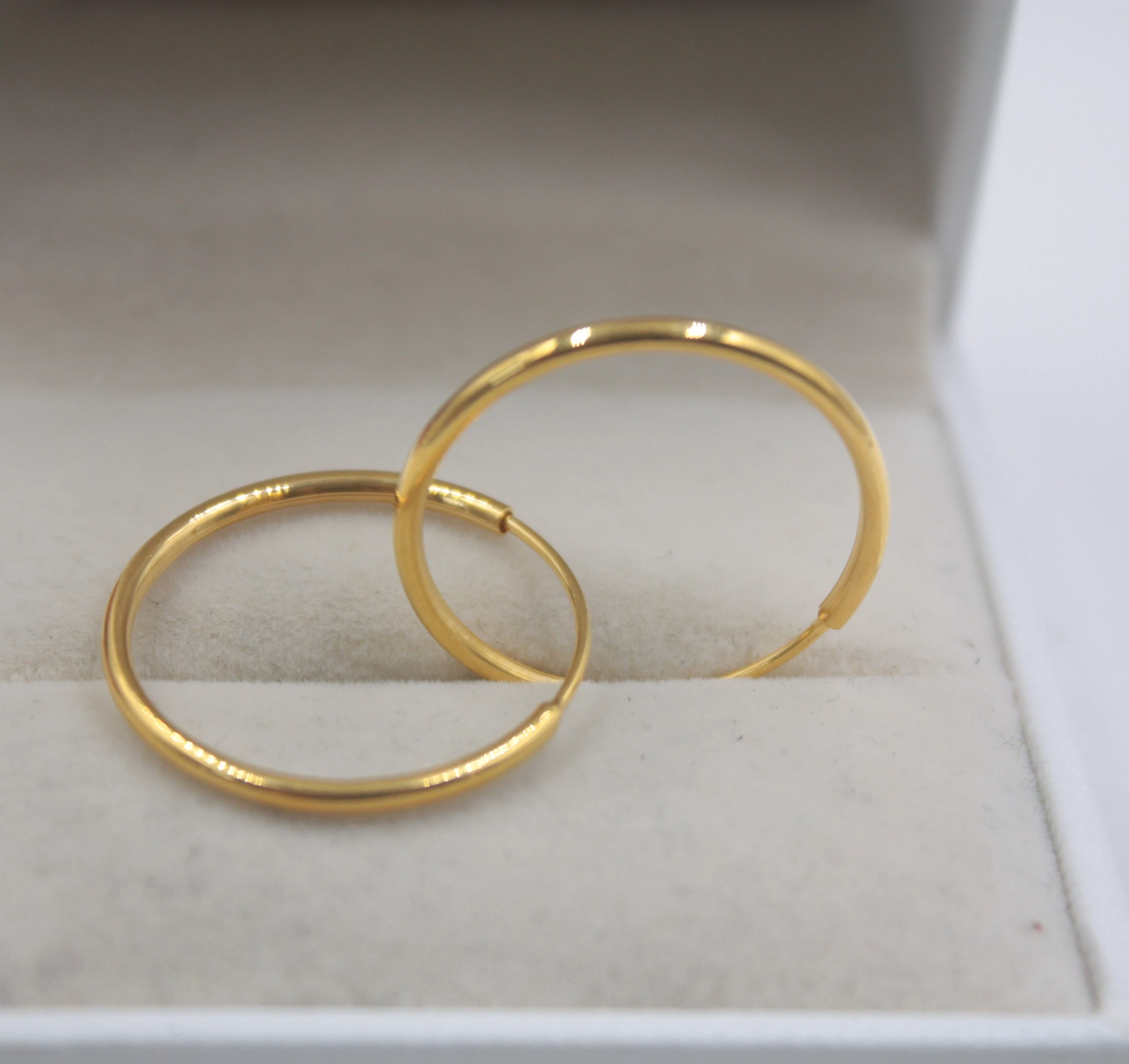 Серьги 18K желтое золото идеальная гладкость 1 5 мм|Серьги-кольца| |