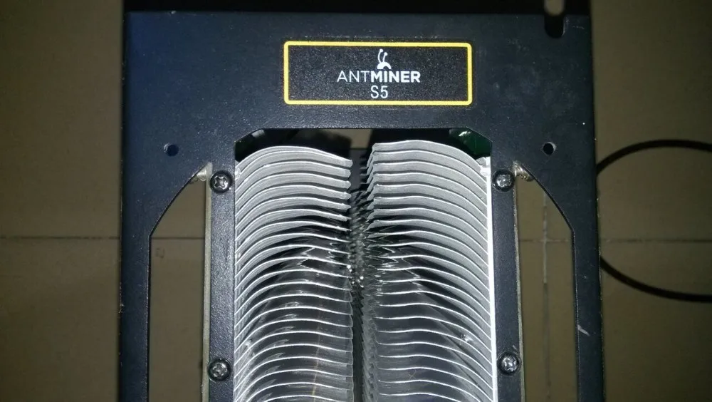 Товары пятна AntMiner S5 1155 GH/с Asic Шахтер Bitcon 28nm БТД Добыча ША 256 шахтер