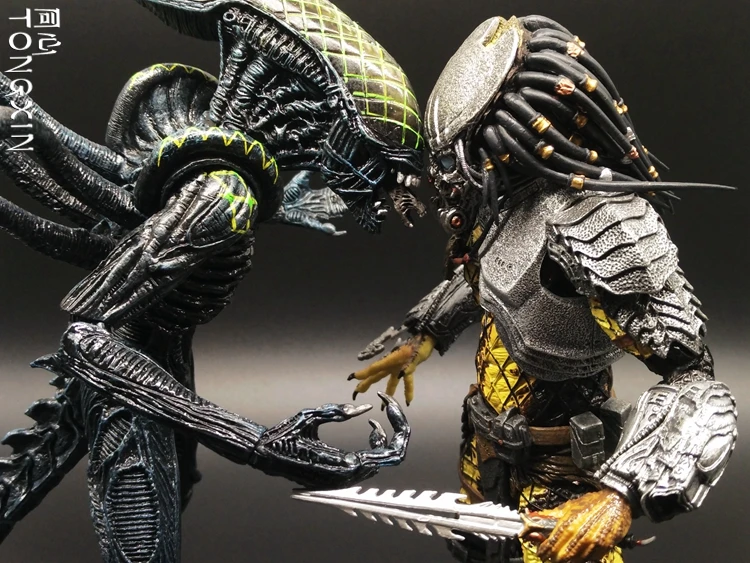 Фигурка NECA AVP пришельцев по сравнению с хищными сериями молодая кровь/старый