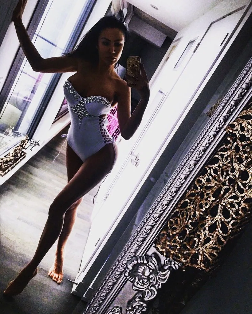 Лидер продаж 2017 бикини со стразами индивидуальный дизайн брендовый сексуальный