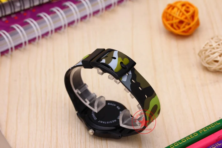 

30M Waterproof Cool Military Children Watch Colorful Camouflage Pattern Anolog Wristwatch Quartz Silicone Kids Cartoon Watch