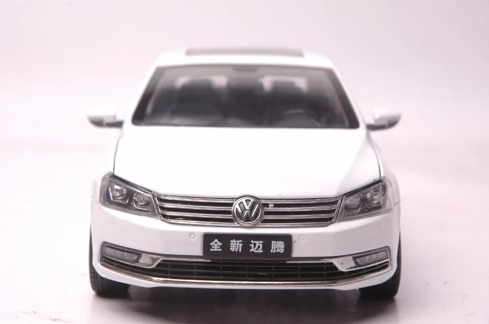 1:18 литья под давлением модель для Volkswagen VW Magotan B7L белый внедорожник сплав игрушечный автомобиль миниатюрная коллекция подарки Passat B7