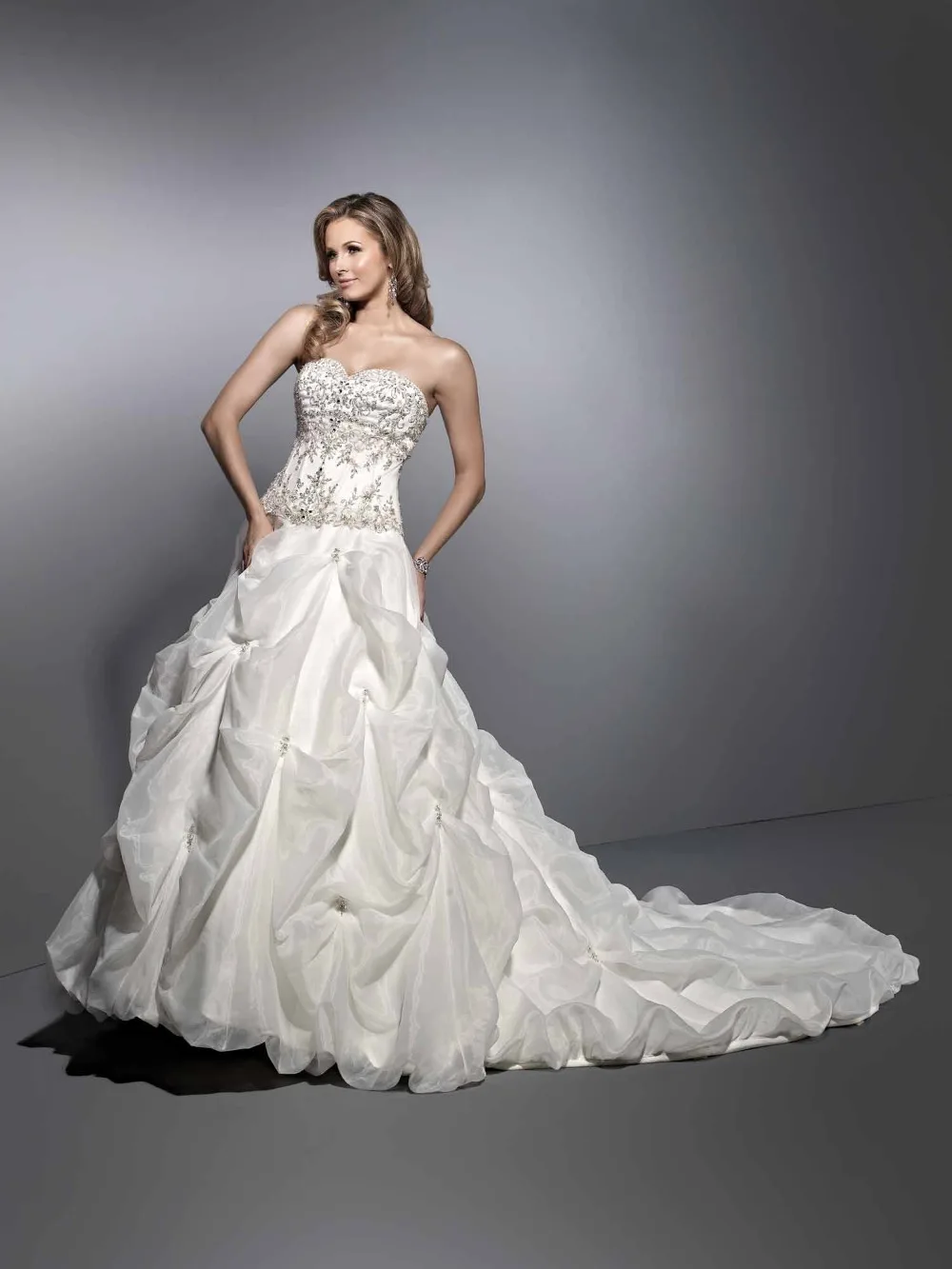 Luxury Sweetheart Beaded Organza Ruffle bridal Dresses New Fashion 2014 Women Bridal Gowns With Long Train | Свадьбы и торжества