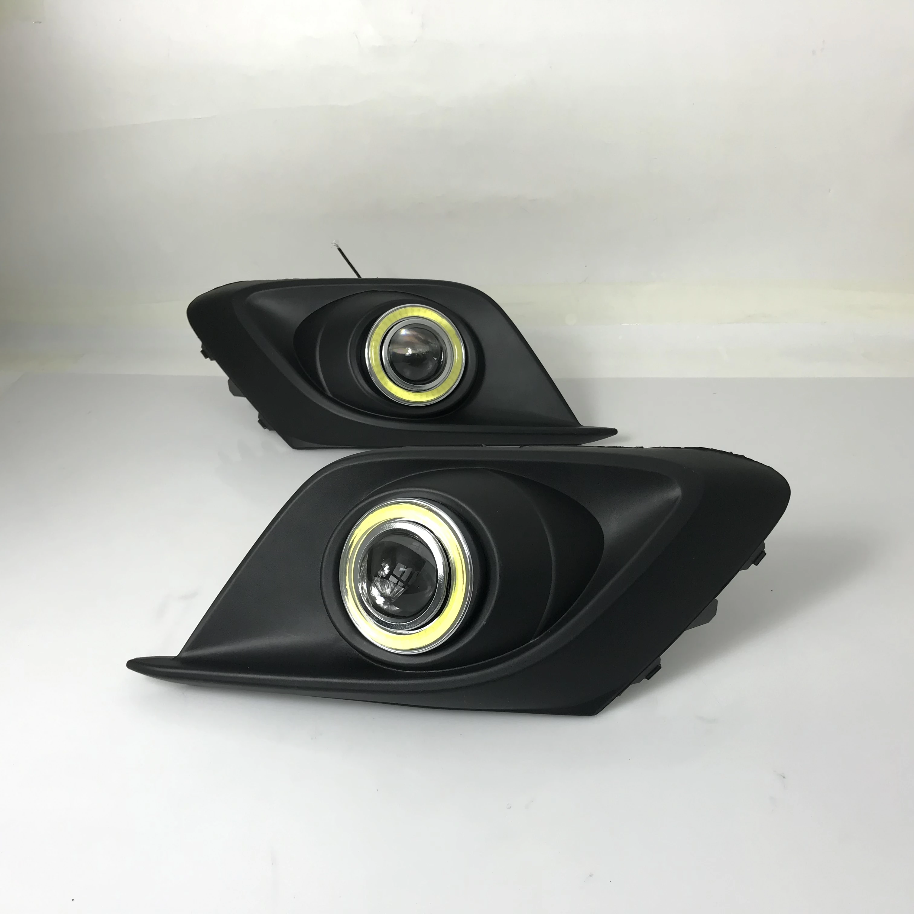 Противотуманная фара RQXR в сборе для mazda 3 axela 2014-16 cob angel eye светодиодные дневные