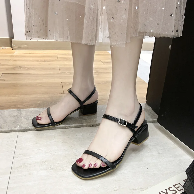 Женские босоножки на высоком каблуке новые Студенческие сандалии квадратном