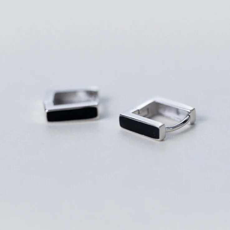 Серьги кольца Huggie из стерлингового серебра 925 пробы с черным квадратным