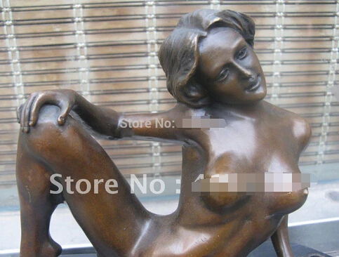 0 Экспресс Доставка в сексуальную голая красавица на каменной бронзовой