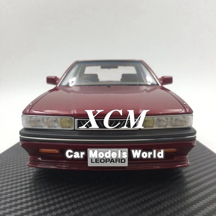 Полимерная модель автомобиля для IG-Model Leopard 3,0 Ultima(F31) 1:18(красный)+ маленький подарок