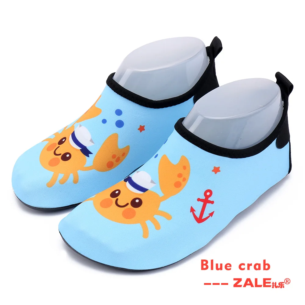 Summer beach Shoes Kids Cartoon Animal Swiming Shoes Girls Boys Barefoot Soft Bottom Non-slip Kids Water Shoes - Цвет: blue crab