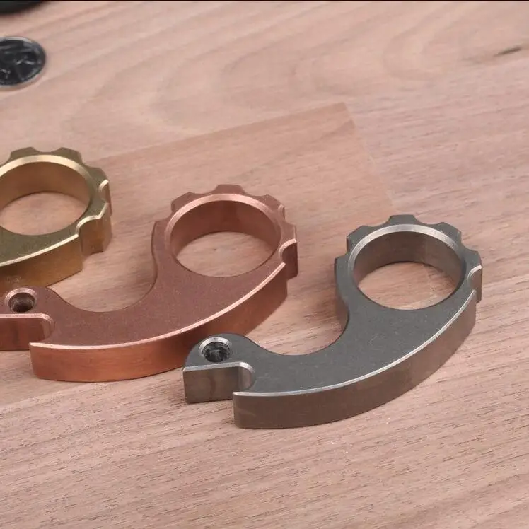 Sy Инструменты Нож DIY нож анодированный латунный медный титановый сплав TC4 красочный шнурок кулон-улитки бусина шлем-1 шт. цена
