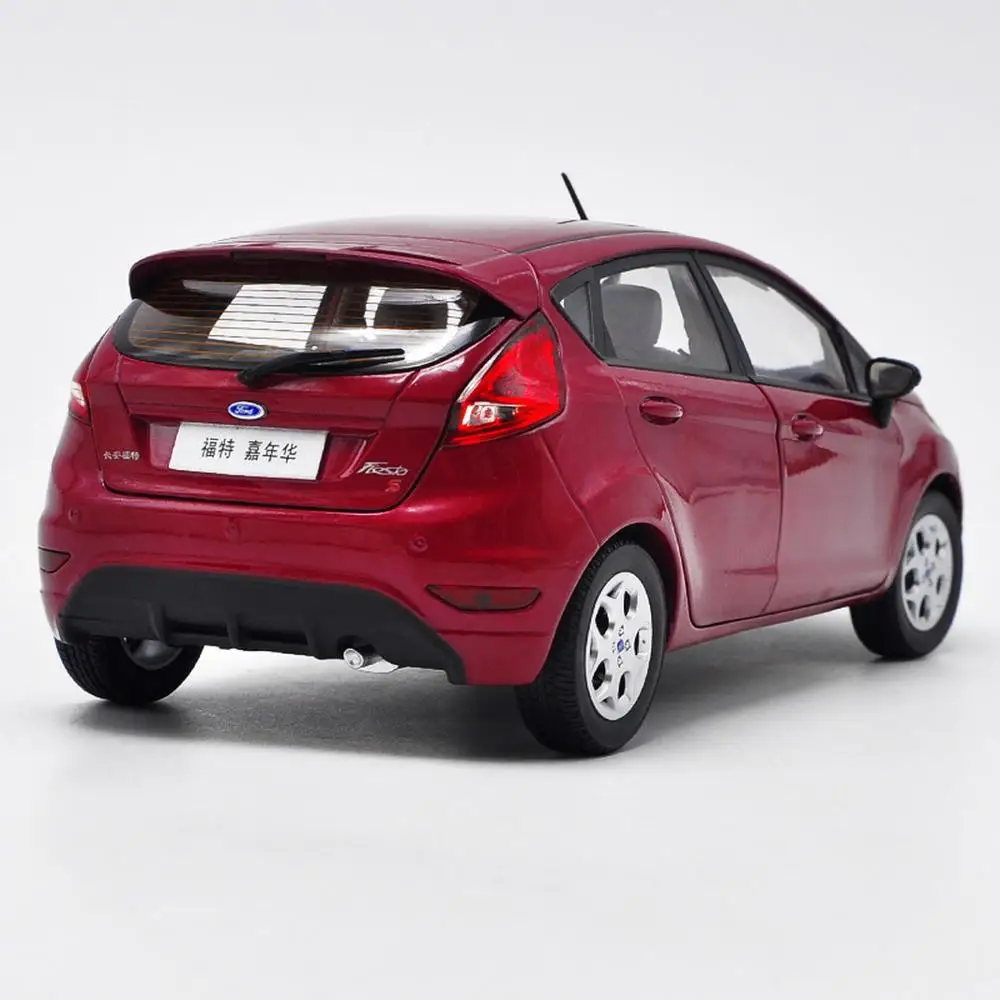 1/18 весы Ford Fiesta 2011 литой модельный автомобиль игрушка Коллекция подарок
